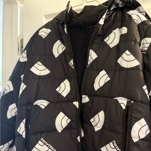 Big boys North Face reversible coat XXL 18-20
